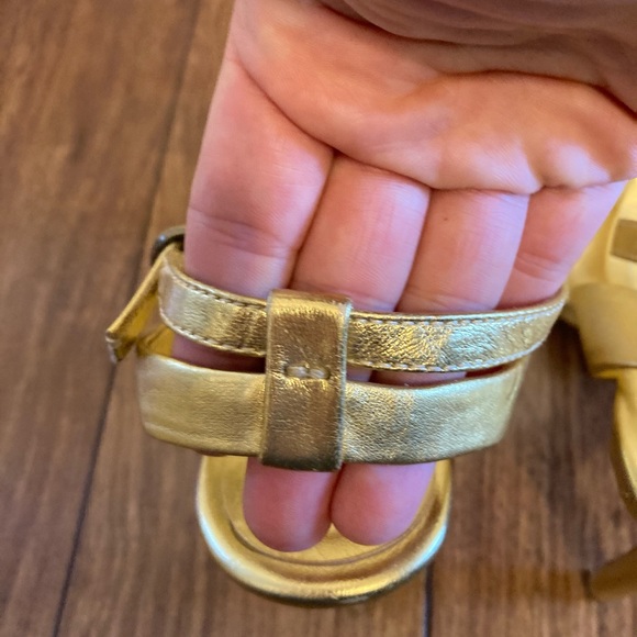 🌸 BCBG gold t strap heels - Picture 7 of 10